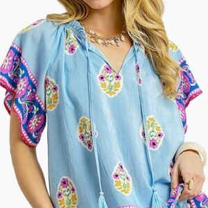 Umgee Light Blue and Pink Floral short sleeved Top. Beautiful!